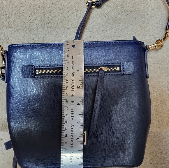 Stunning Dooney and Bourke Leather Crossbody Bag! - Picture 8 of 9